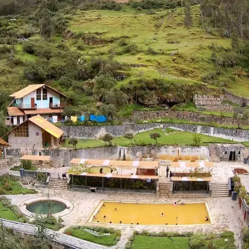 banos-termales-de-lares